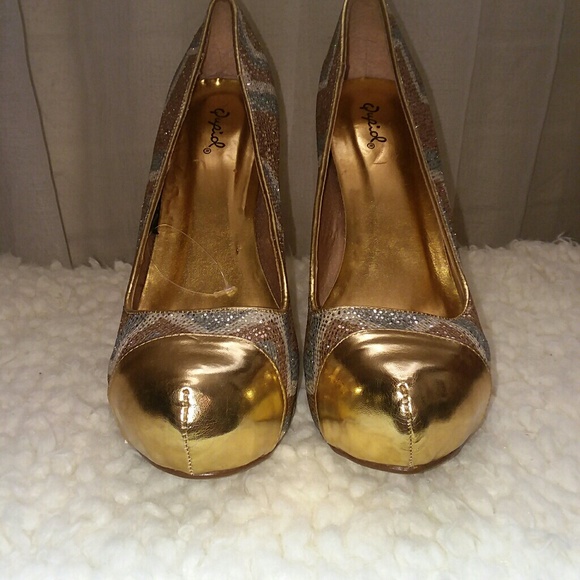 Heels - Picture 3 of 4